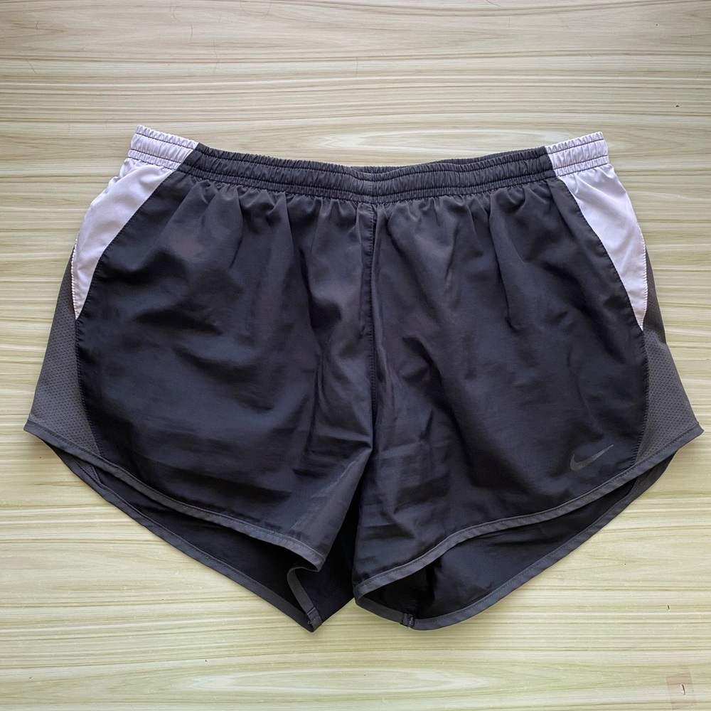 Women’s Nike Running Shorts w/Lining